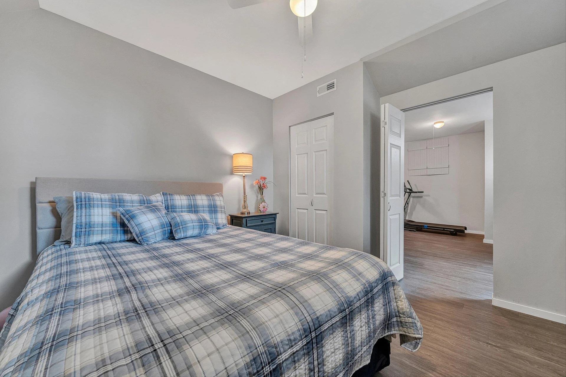 415 Edgemont CIR - Photo 30
