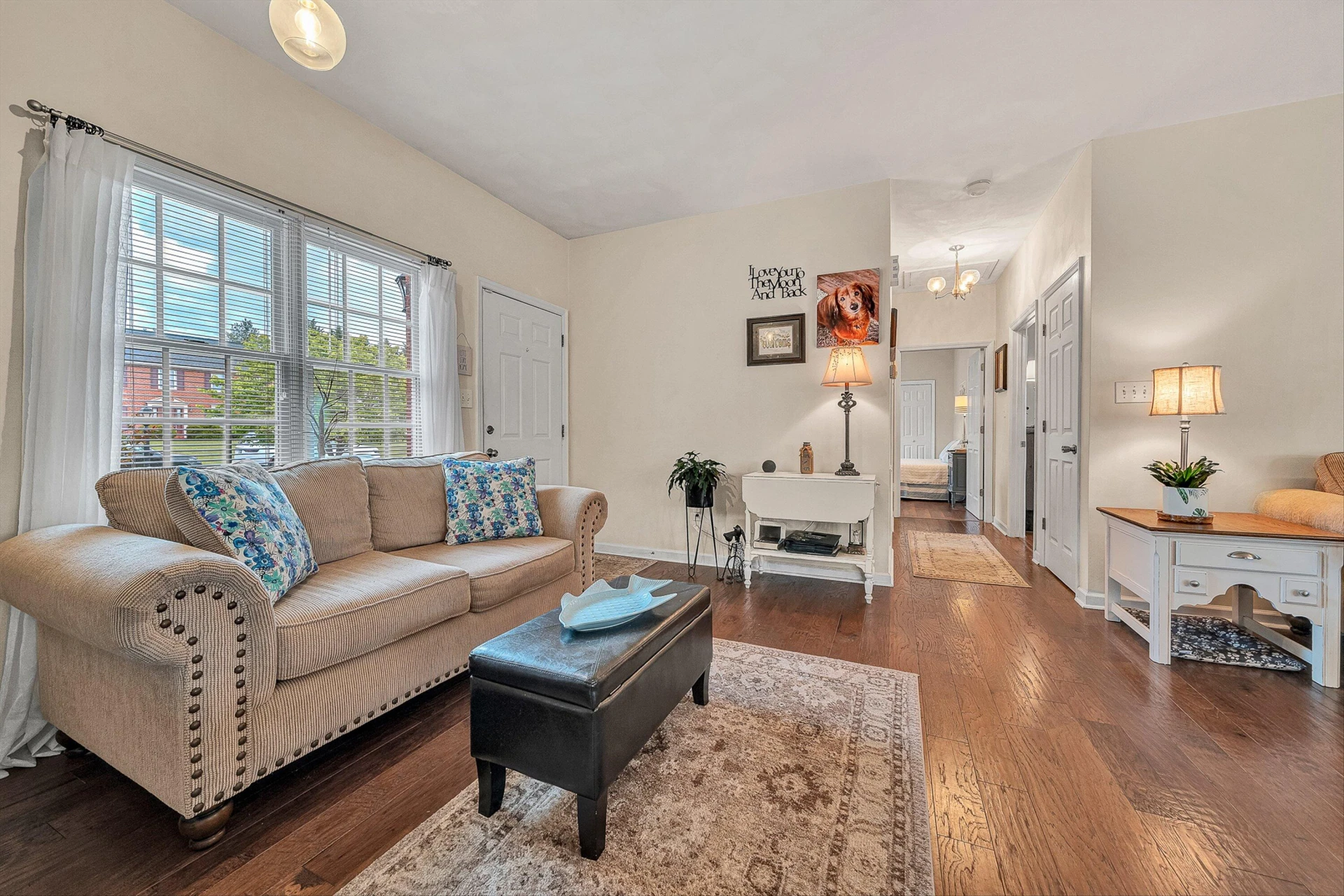 415 Edgemont CIR - Photo 5