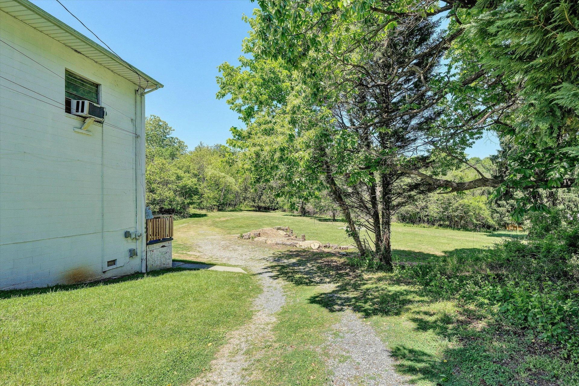 2717 Colonial AVE SW - Photo 2
