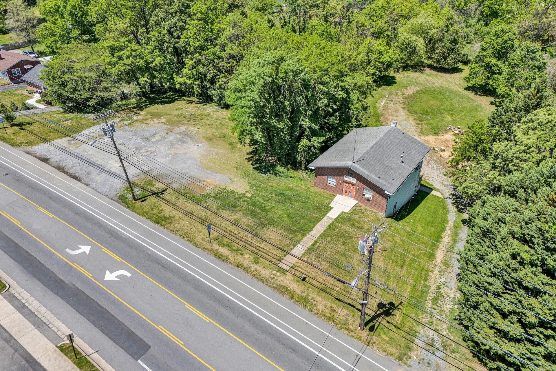 2719 Colonial AVE SW - Photo 4