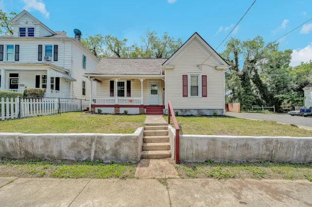 528 Rutherford AVE NW