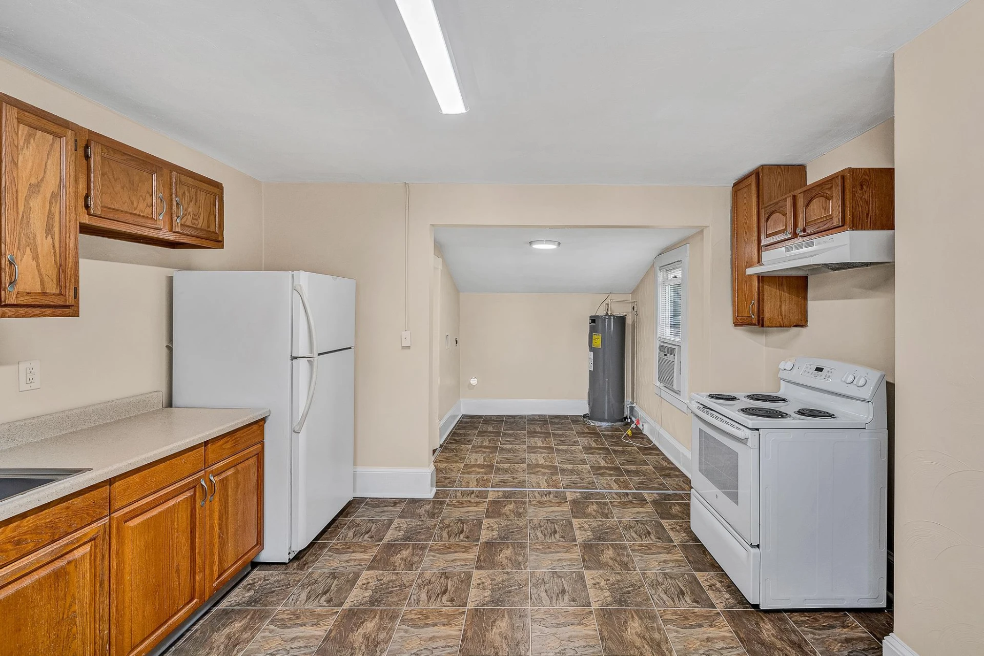 528 Rutherford AVE NW - Photo 10