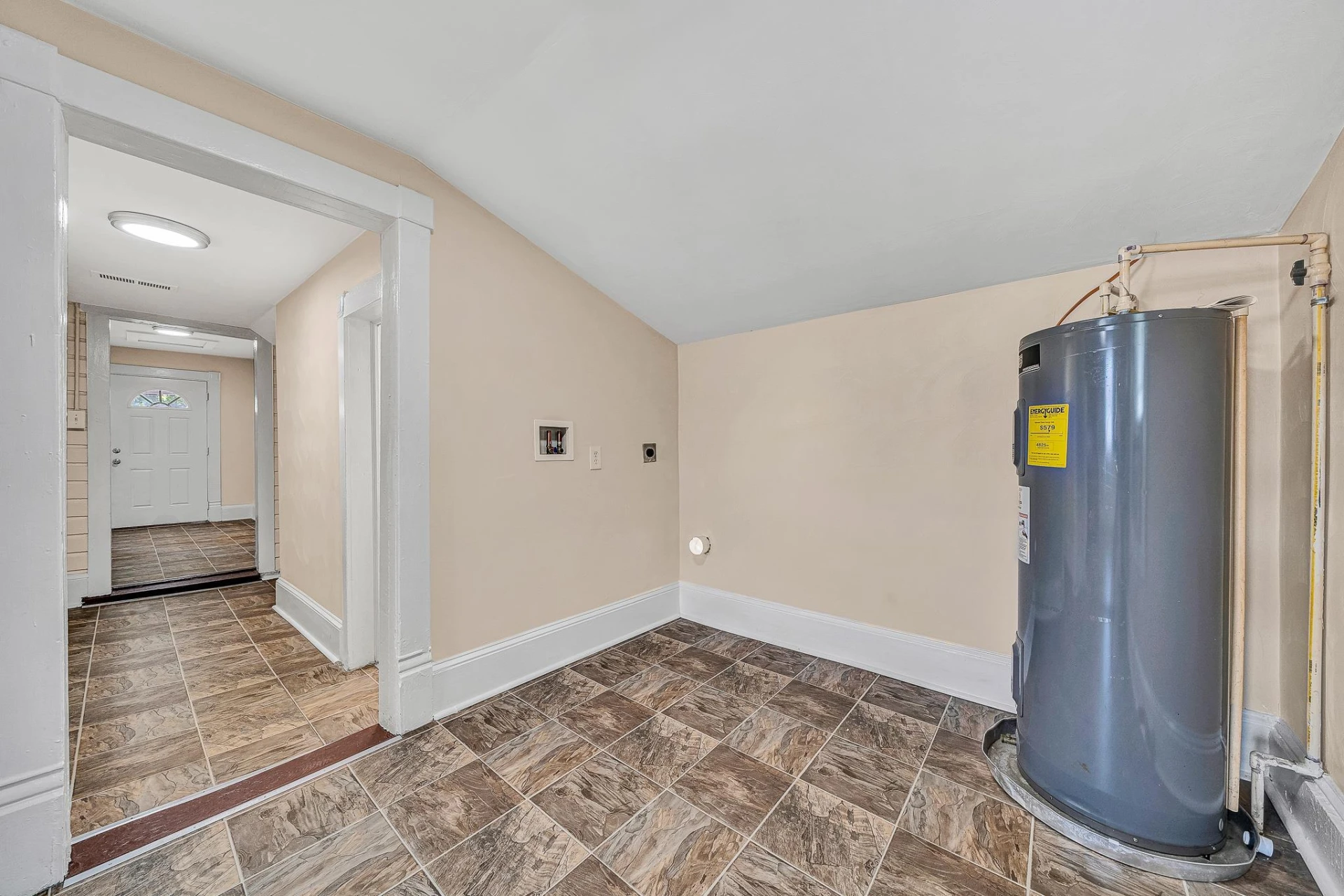 528 Rutherford AVE NW - Photo 11