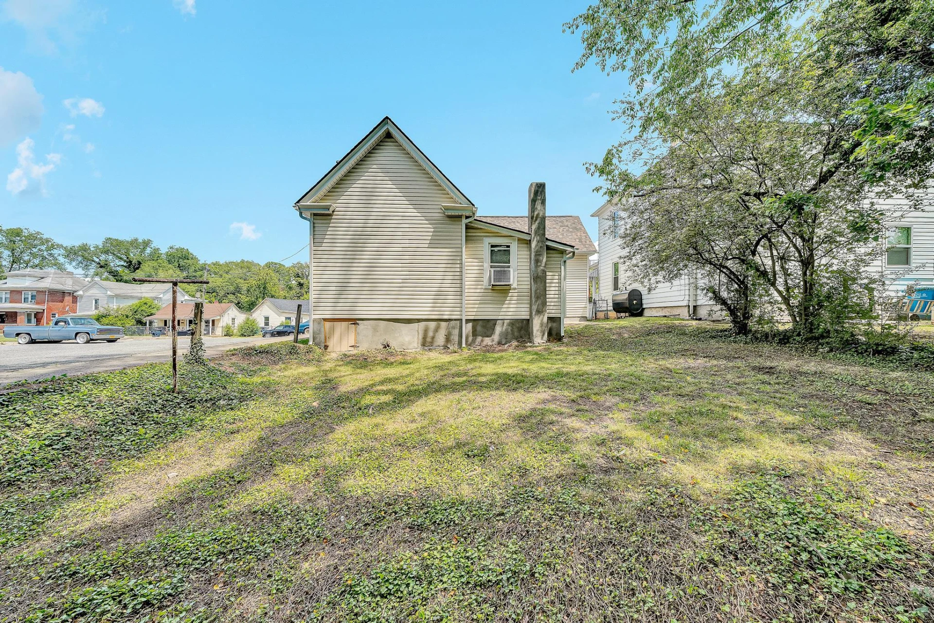 528 Rutherford AVE NW - Photo 13
