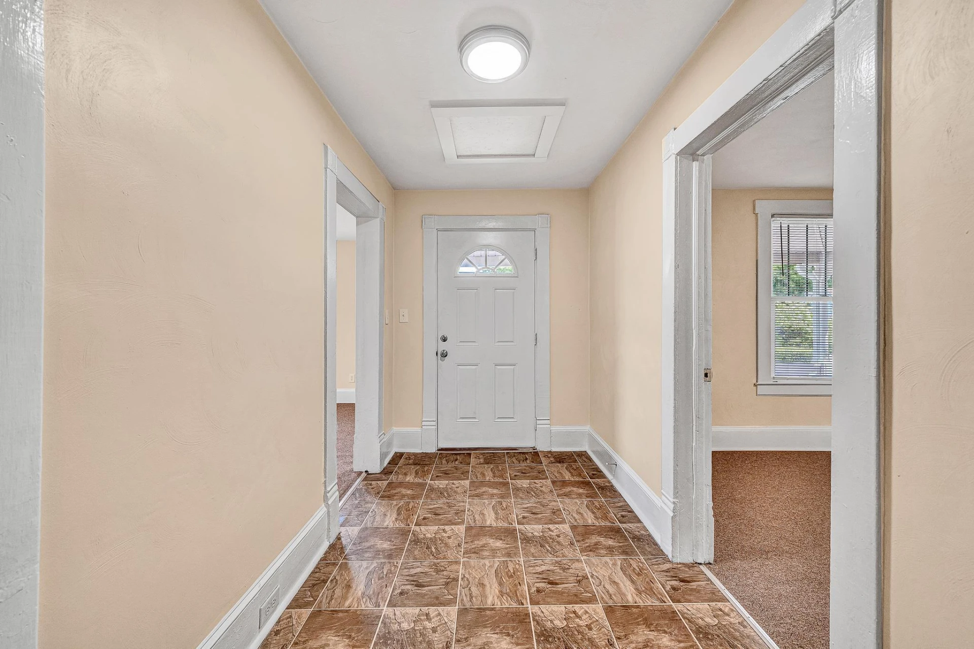 528 Rutherford AVE NW - Photo 3