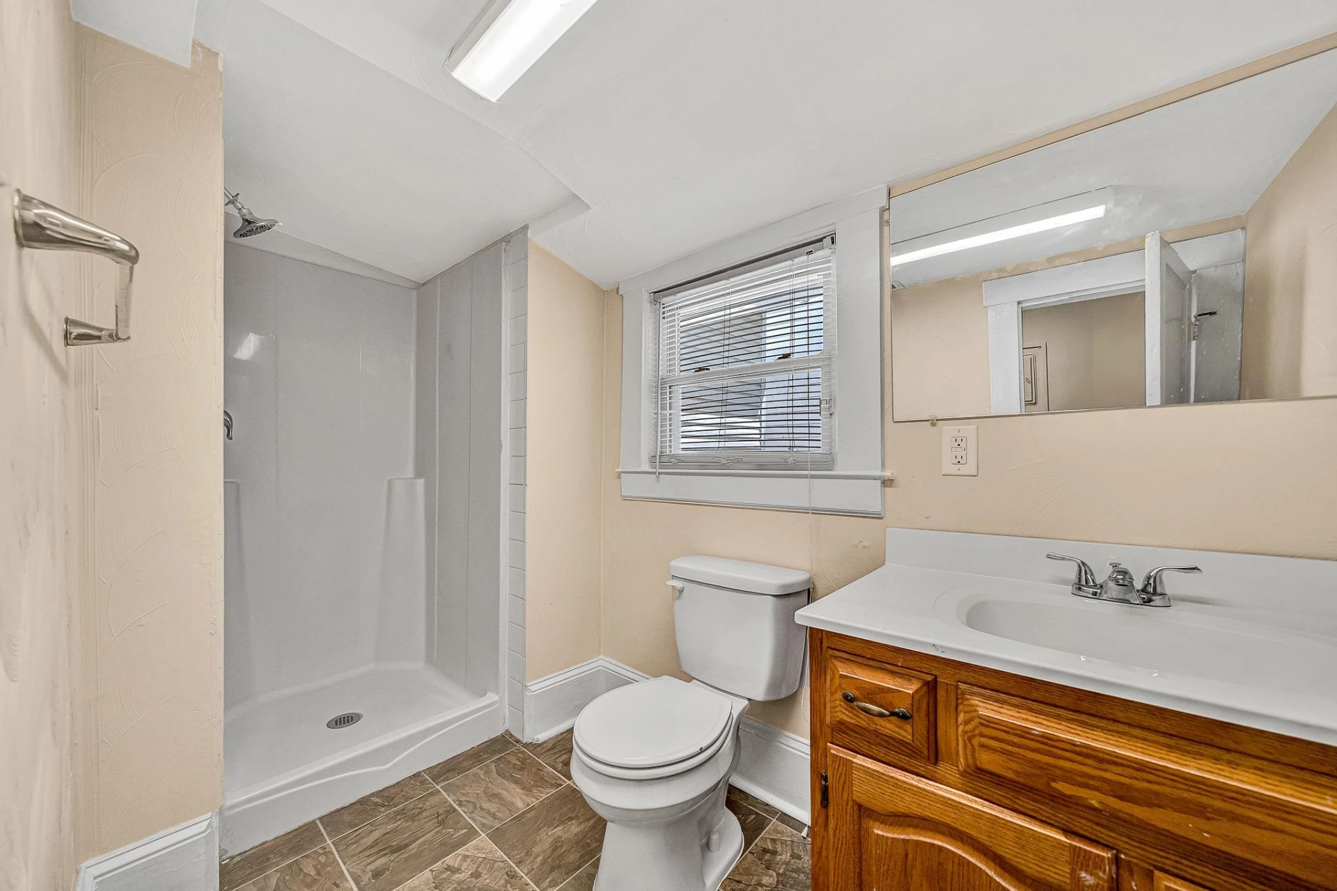 528 Rutherford AVE NW - Photo 7