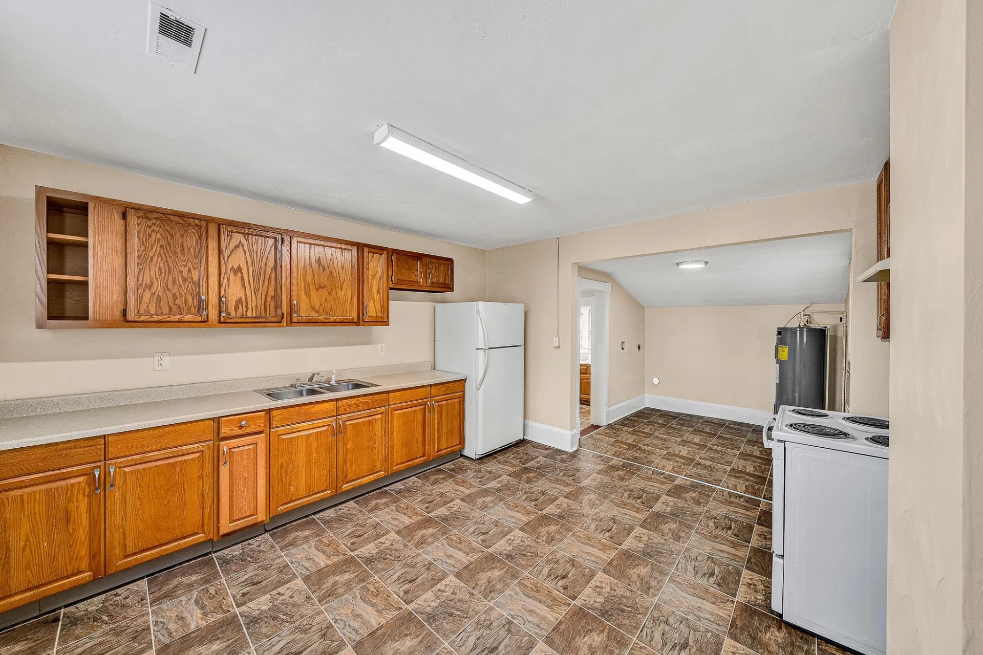 528 Rutherford AVE NW - Photo 9