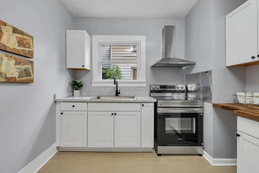 1912 Melrose AVE NW - Photo 13