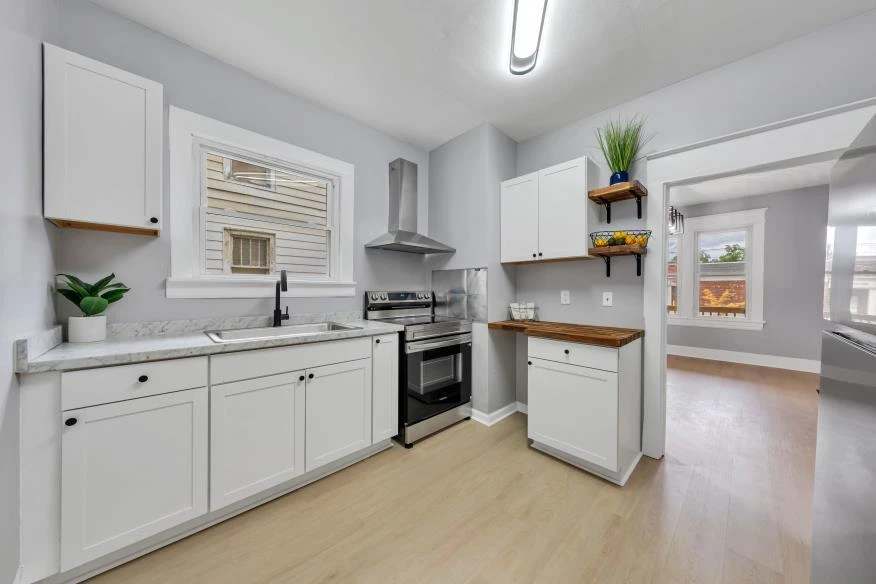 1912 Melrose AVE NW - Photo 14