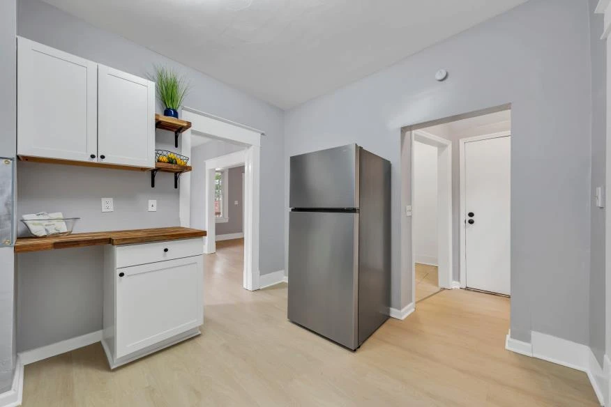 1912 Melrose AVE NW - Photo 16