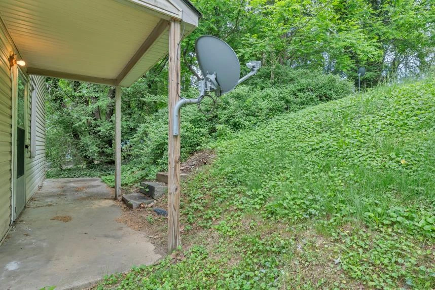 1912 Melrose AVE NW - Photo 25