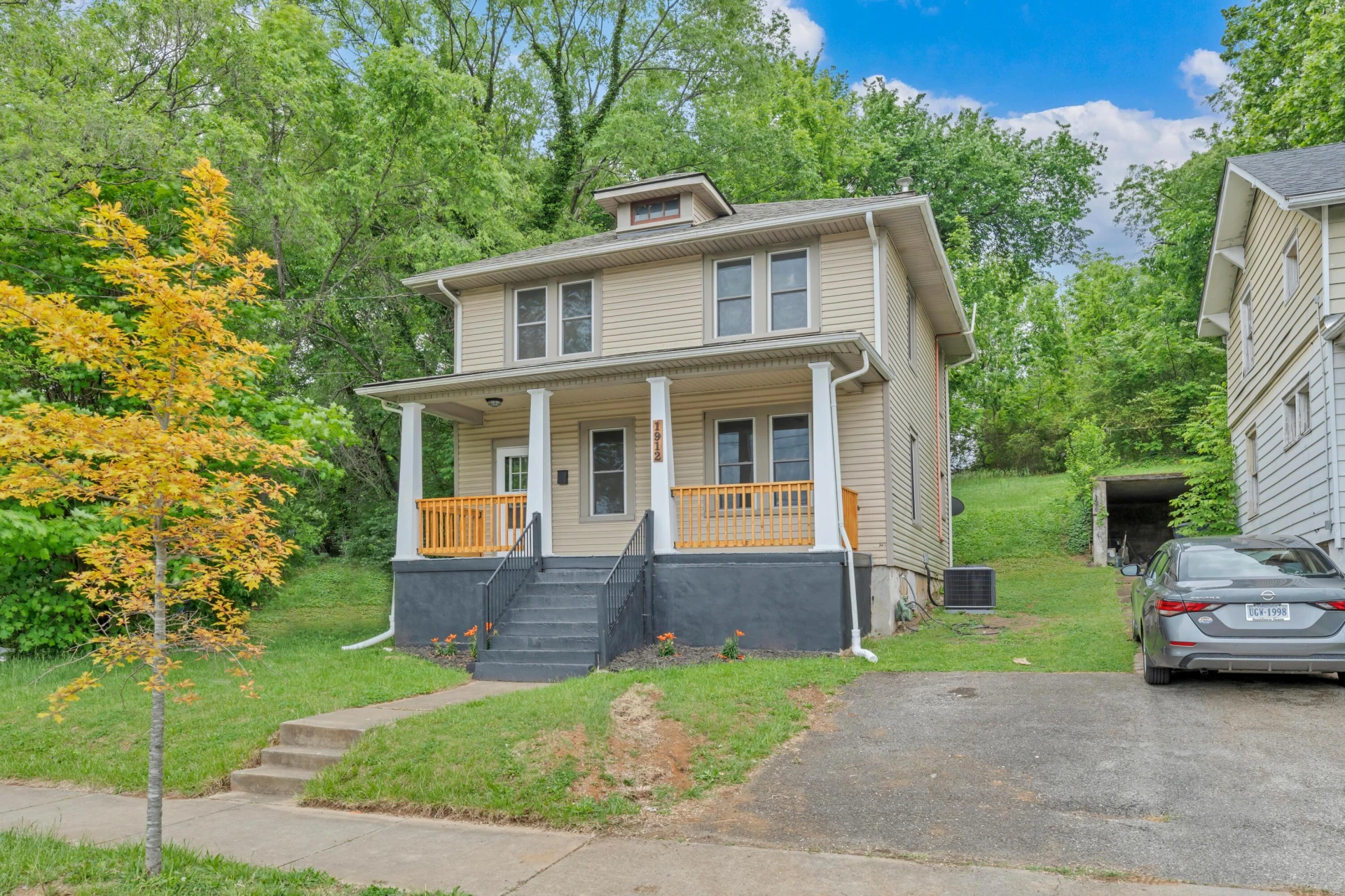 1912 Melrose AVE NW - Photo 29