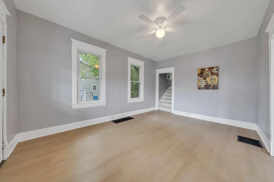 1912 Melrose AVE NW - Photo 5