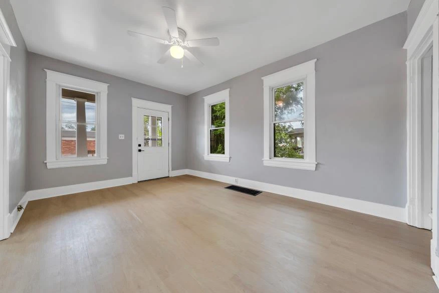 1912 Melrose AVE NW - Photo 6