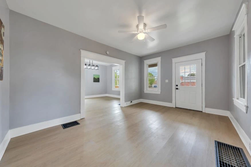 1912 Melrose AVE NW - Photo 7