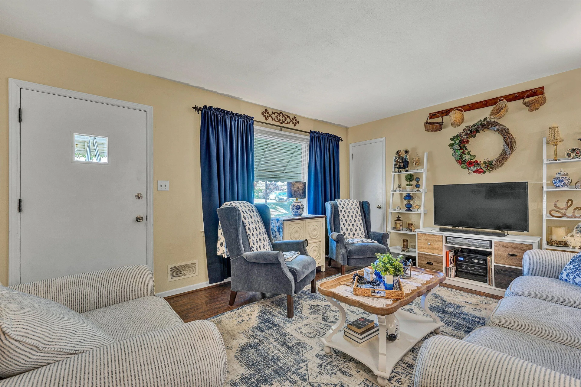 329 Lynn Haven CIR - Photo 7