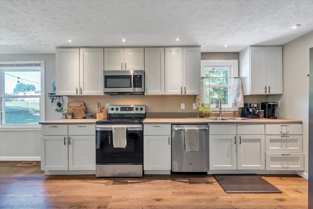 221 Falcon Ridge RD - Photo 20