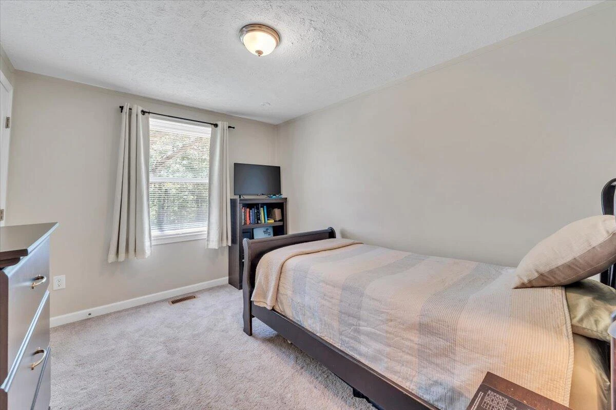 221 Falcon Ridge RD - Photo 26