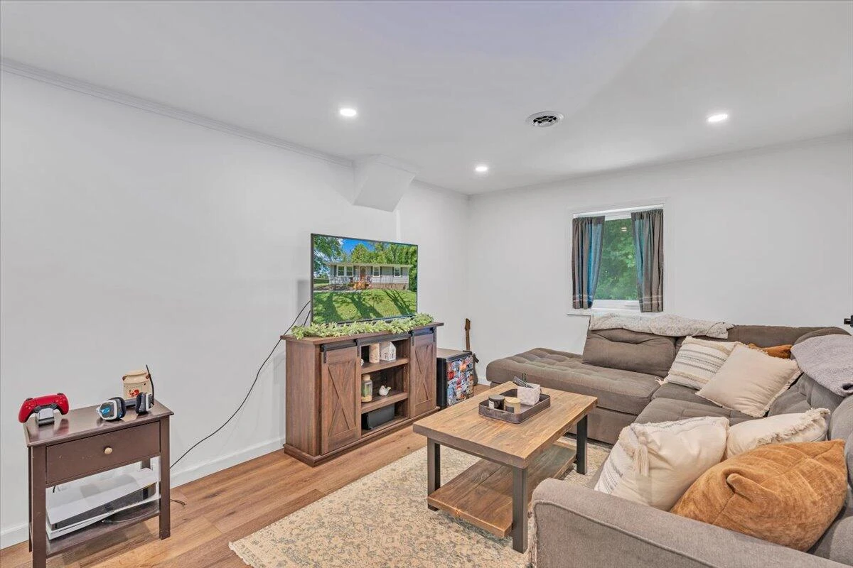 221 Falcon Ridge RD - Photo 32
