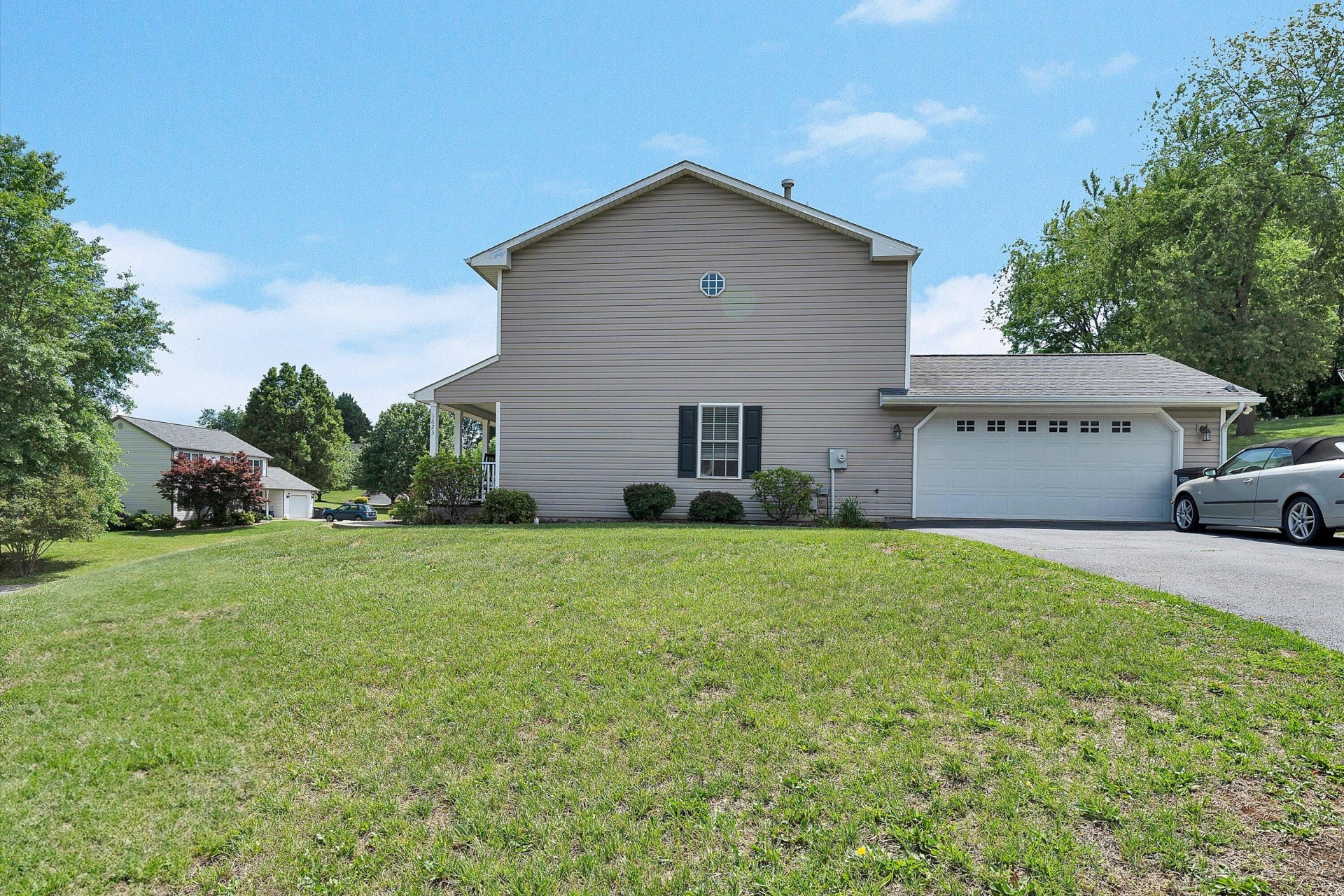 1623 Bush Farm DR - Photo 4