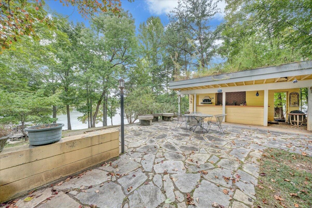 143 Charlotte LN - Photo 11