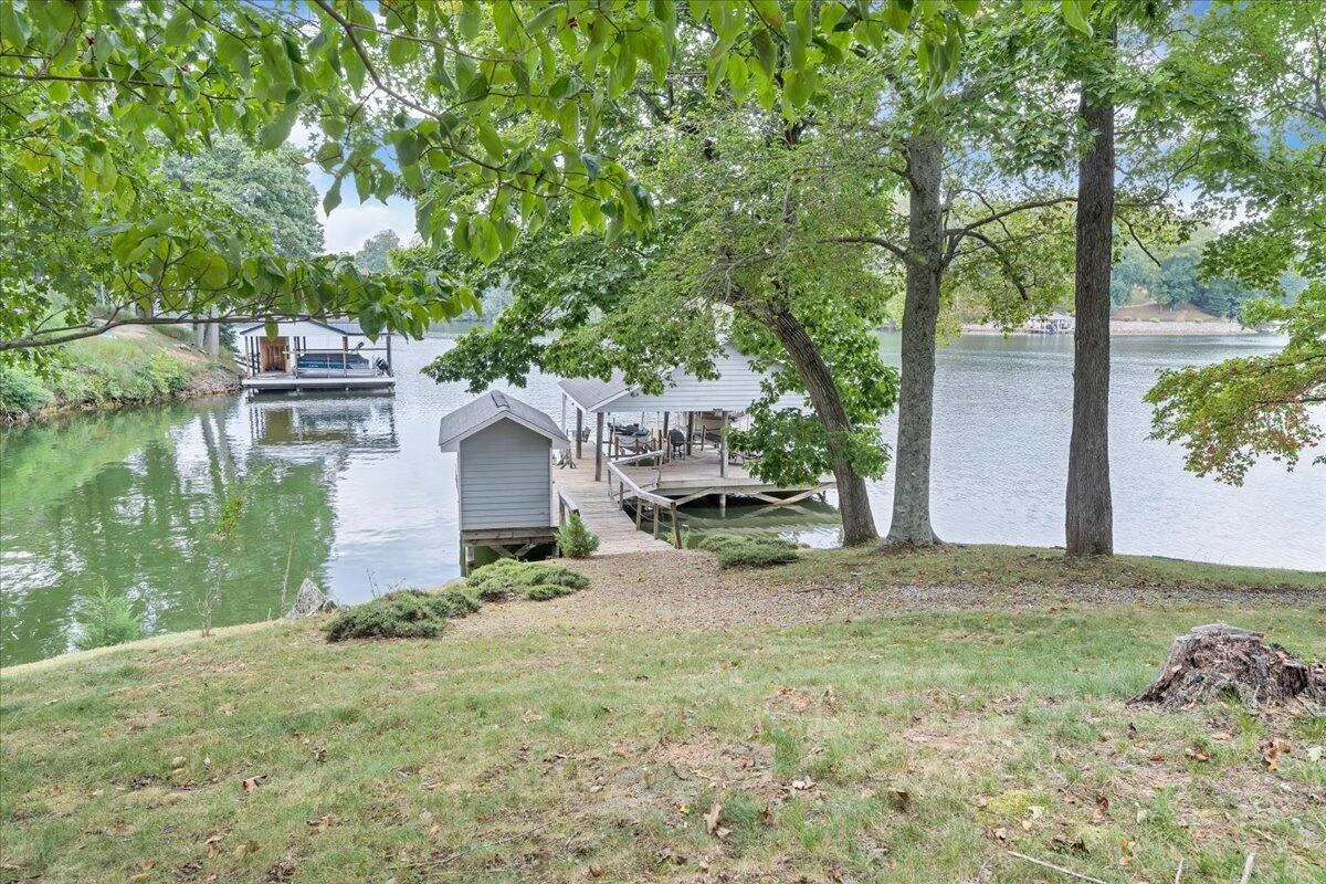 143 Charlotte LN - Photo 12