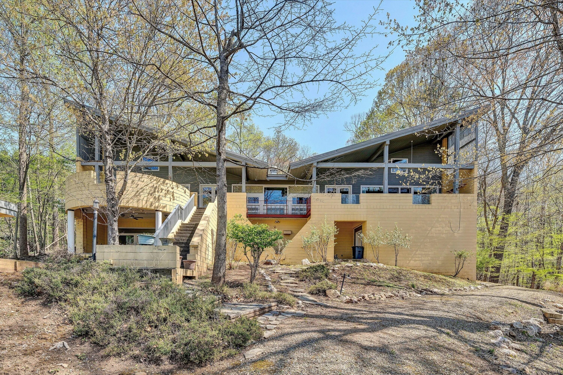 143 Charlotte LN - Photo 16