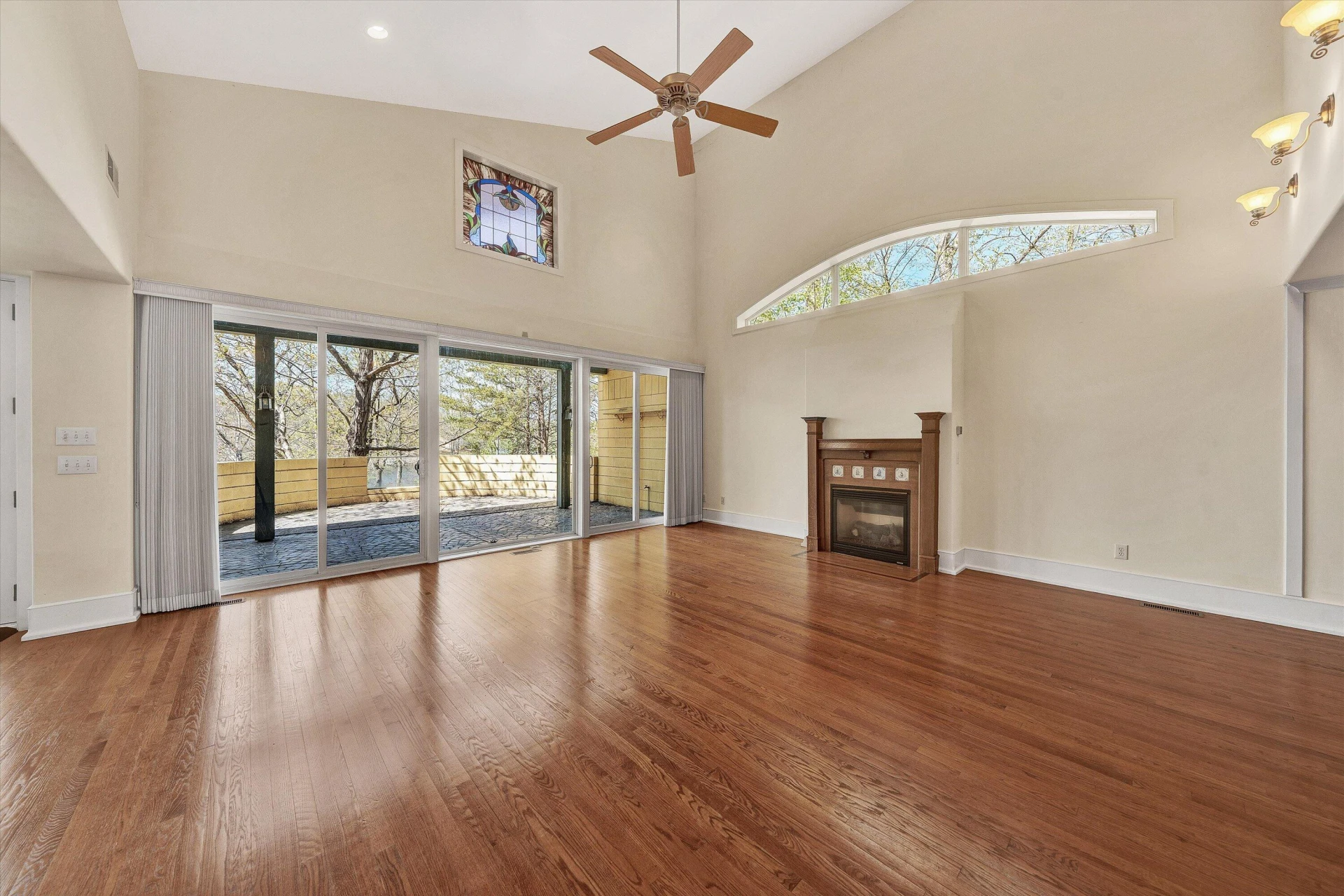 143 Charlotte LN - Photo 23