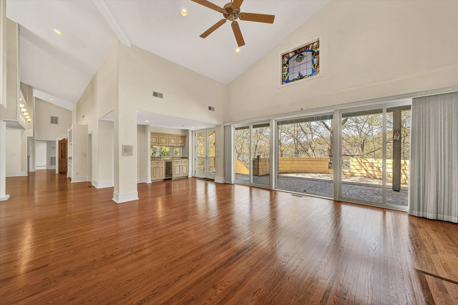 143 Charlotte LN - Photo 24