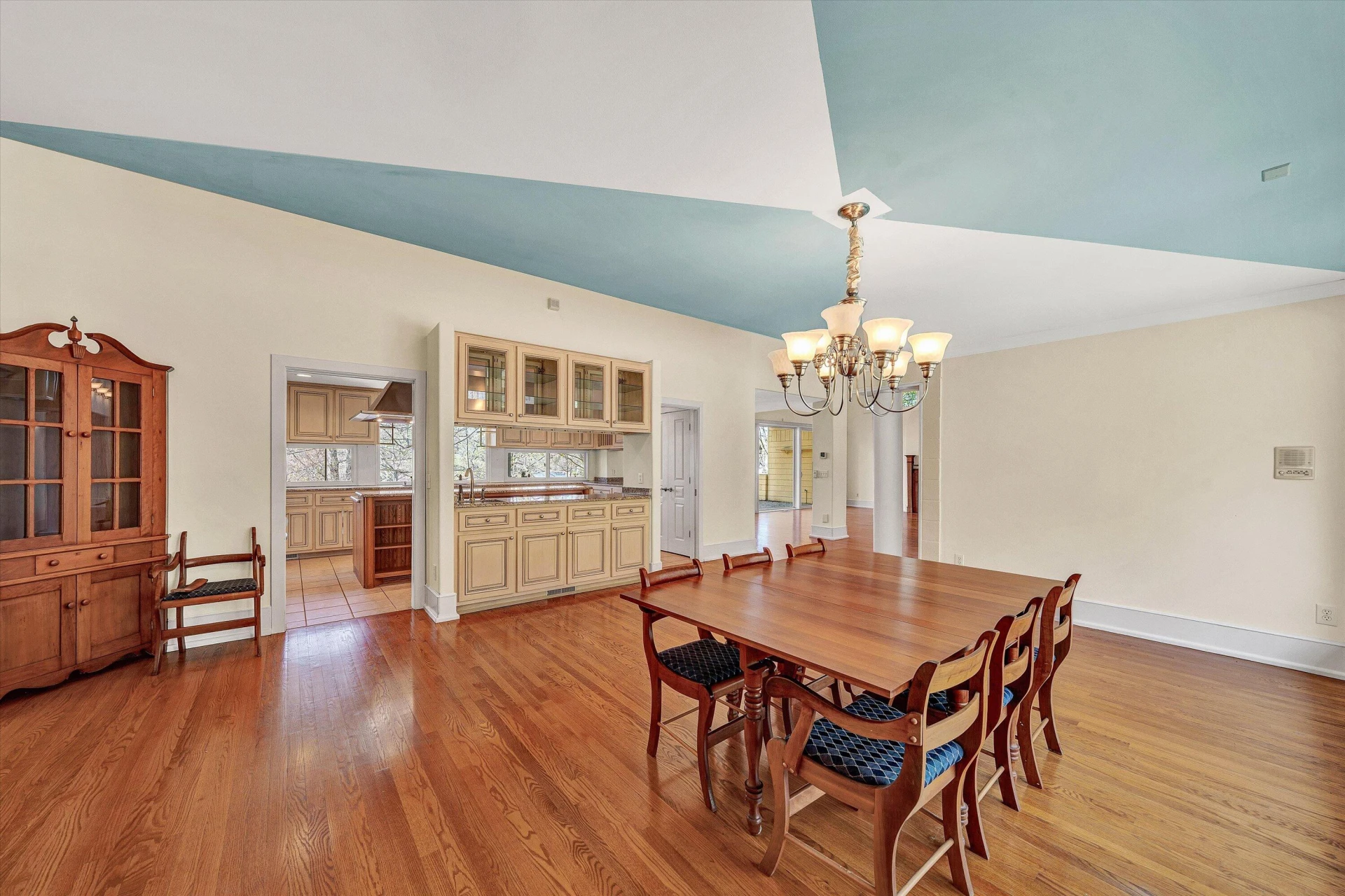 143 Charlotte LN - Photo 30