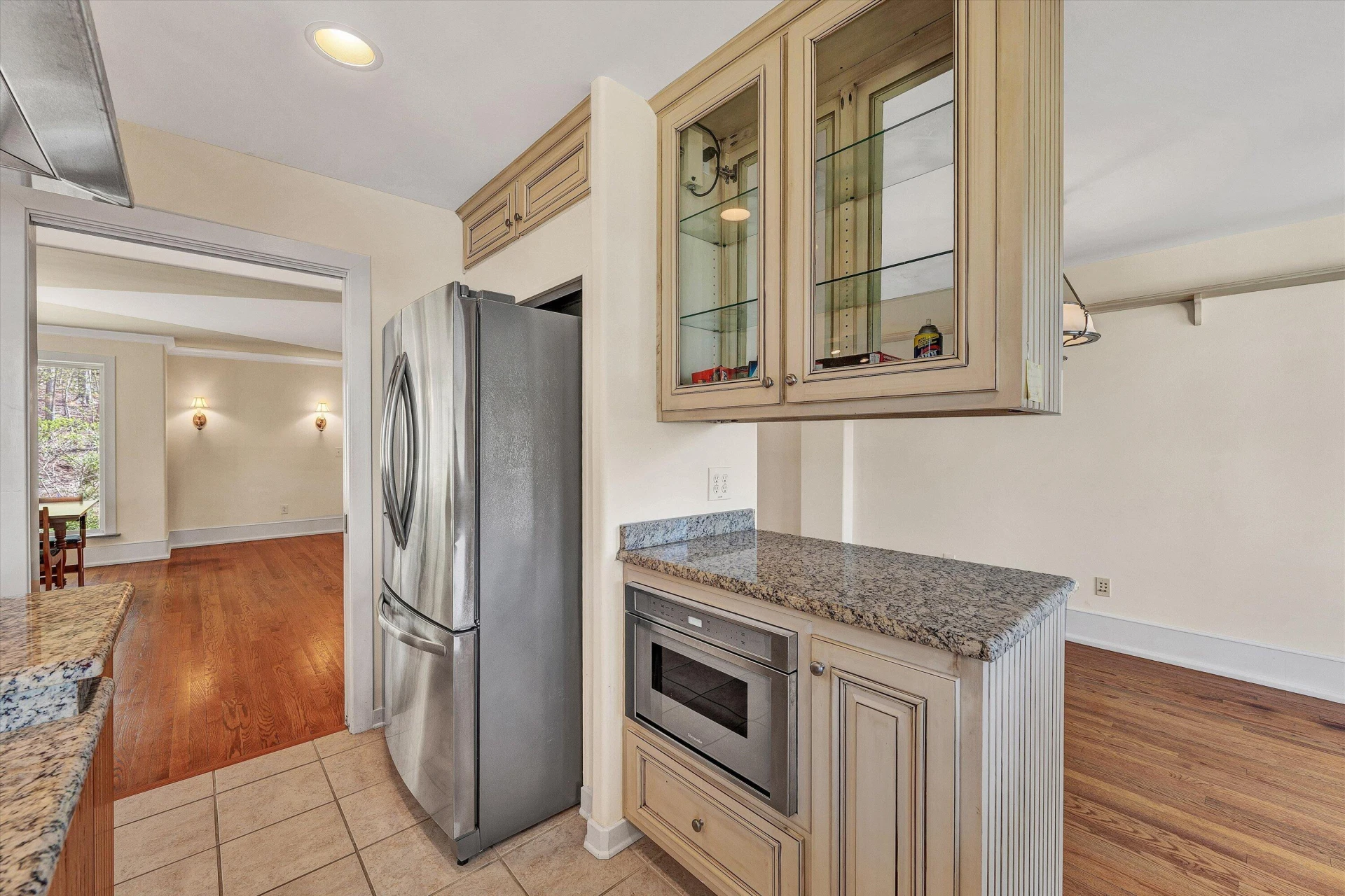 143 Charlotte LN - Photo 32