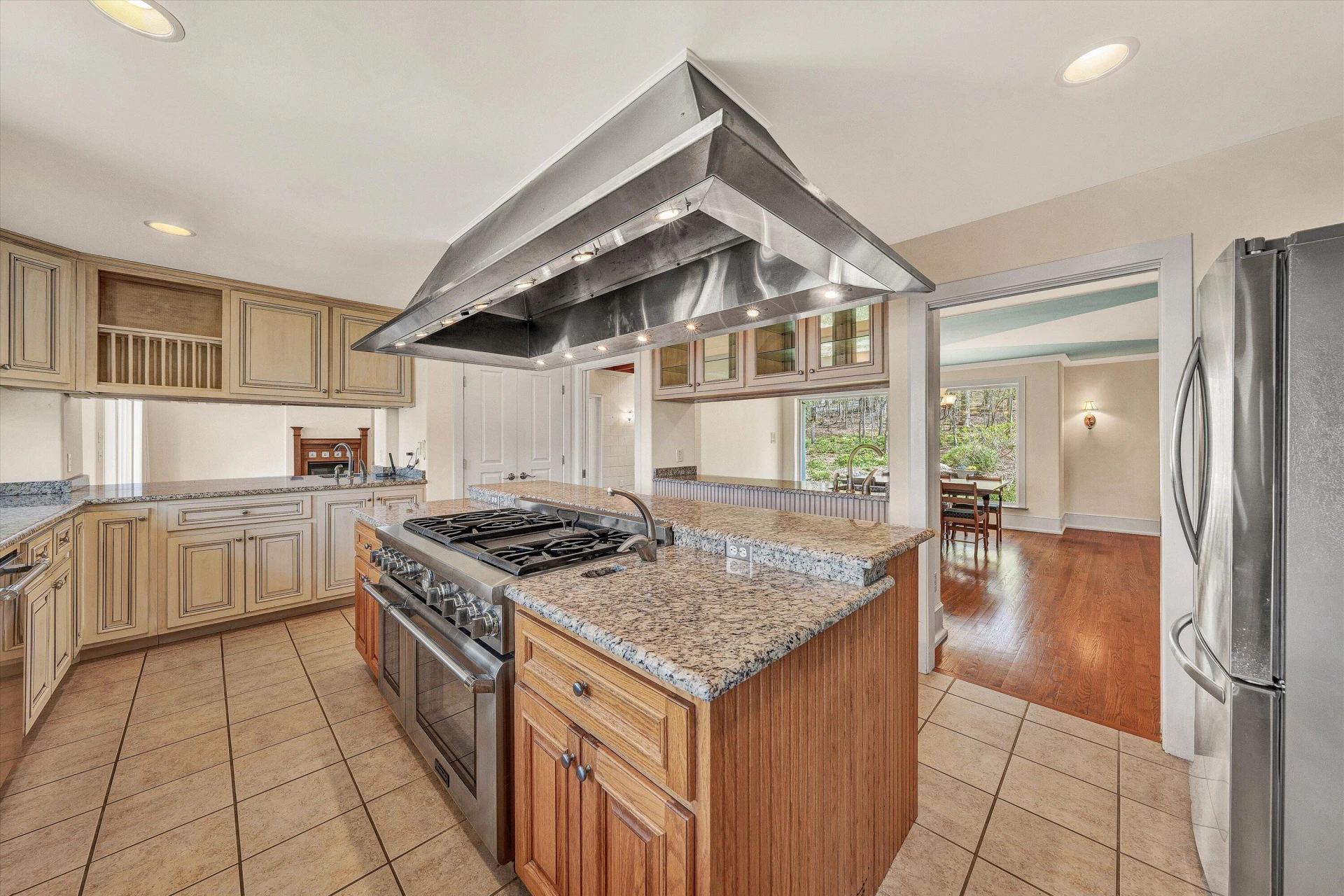 143 Charlotte LN - Photo 34