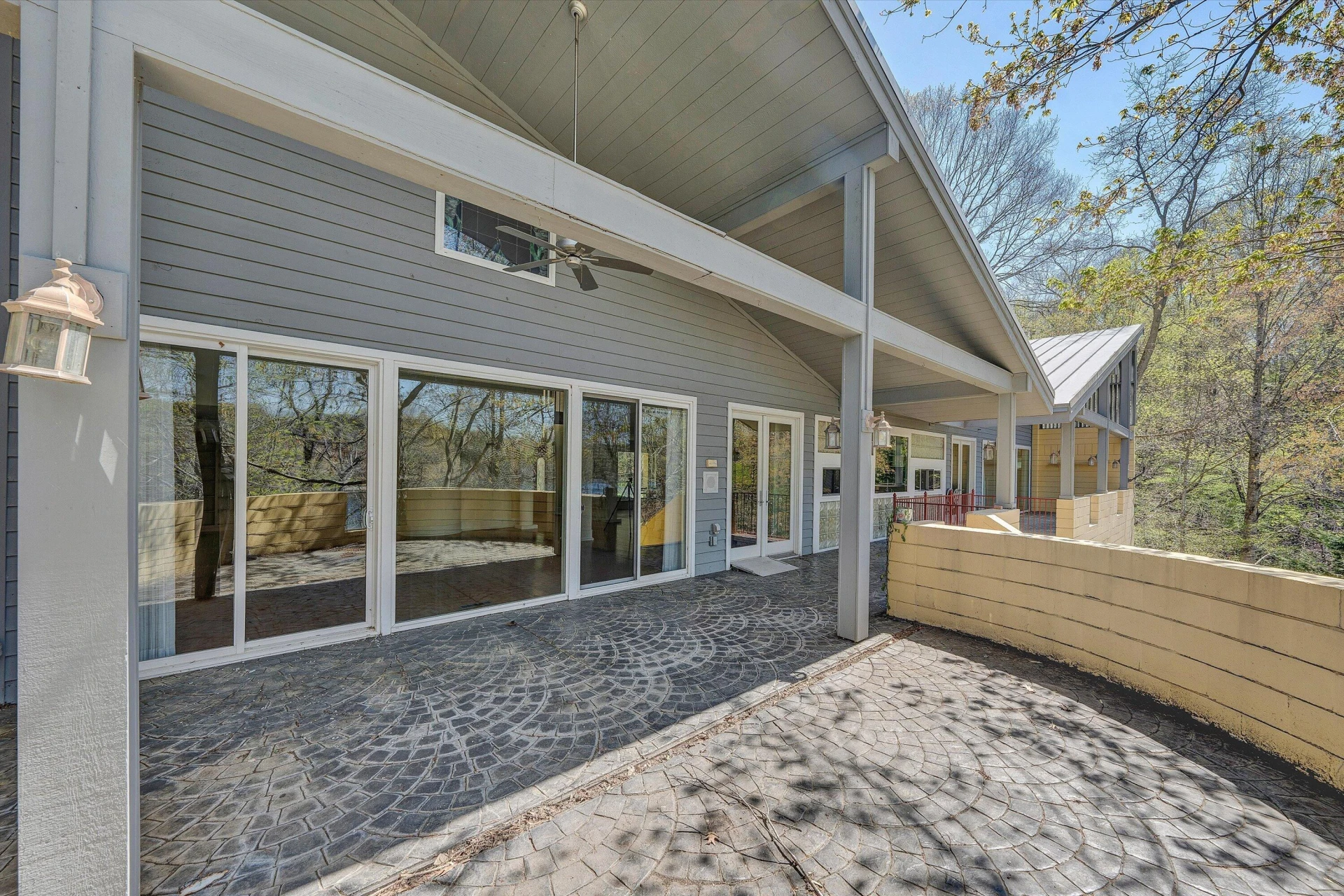 143 Charlotte LN - Photo 39