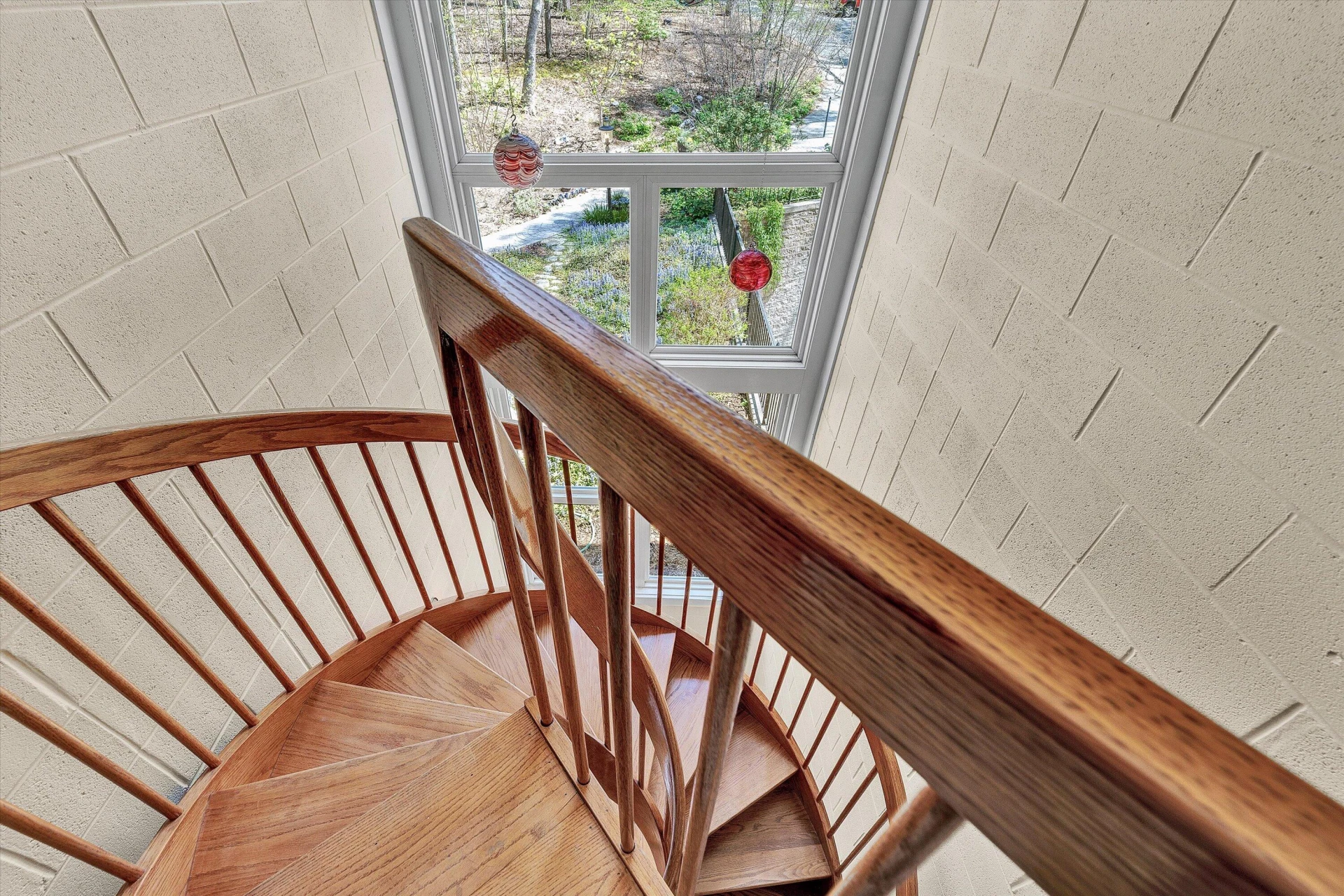 143 Charlotte LN - Photo 49