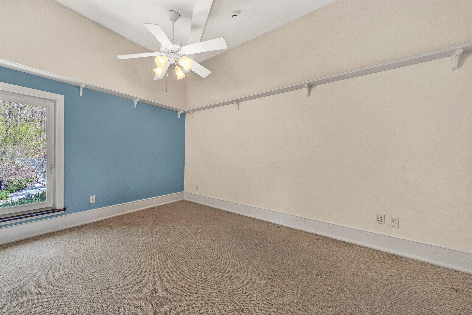 143 Charlotte LN - Photo 55
