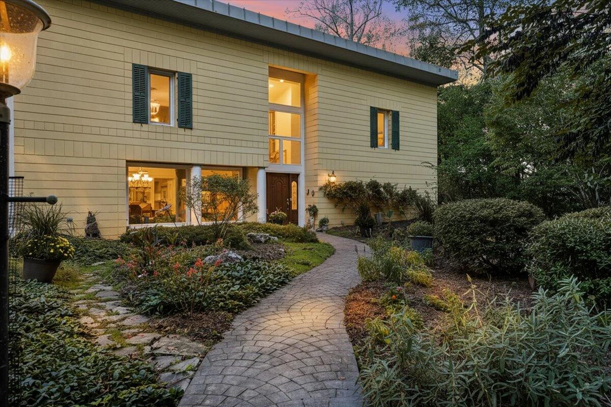 143 Charlotte LN - Photo 64