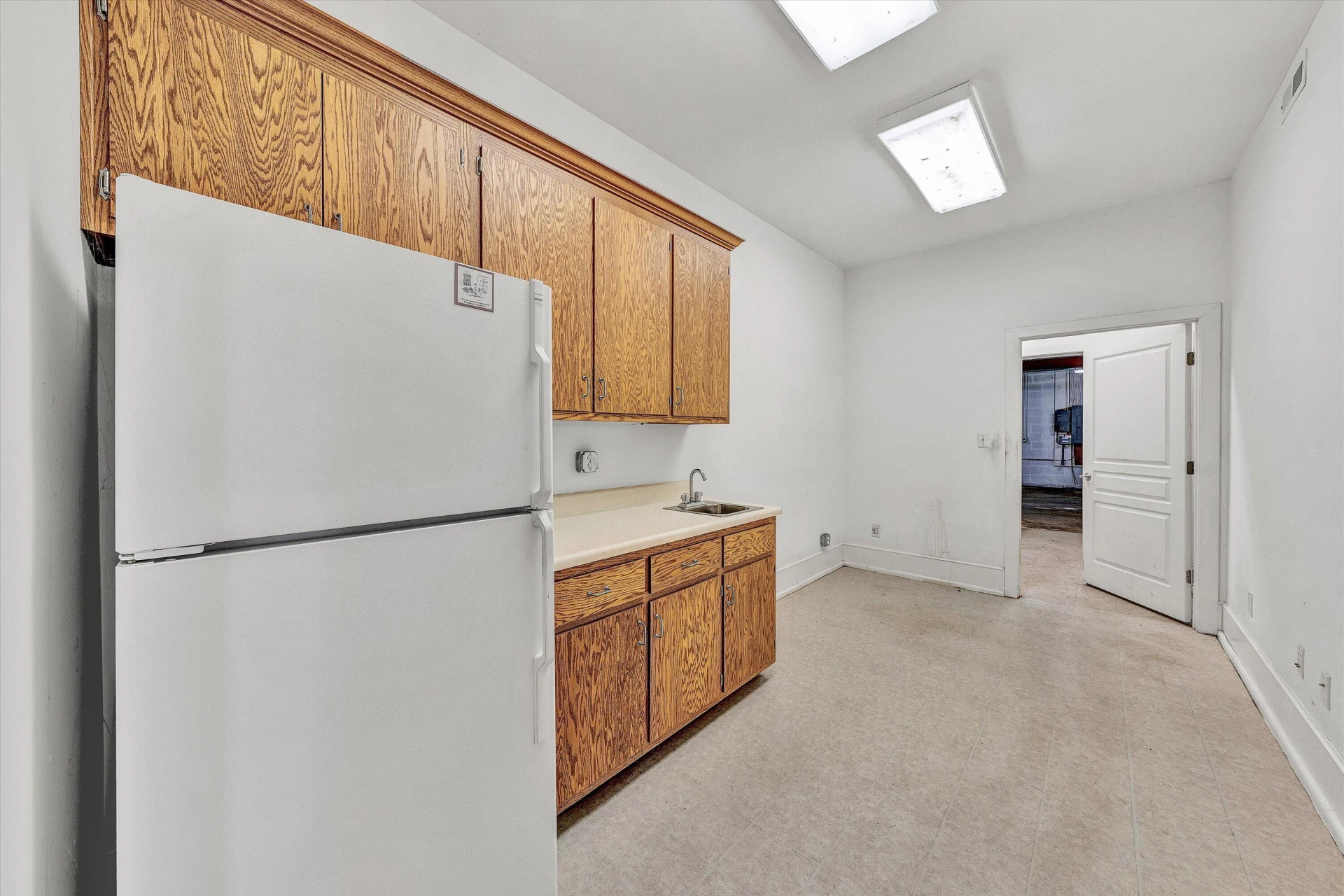 143 Charlotte LN - Photo 66