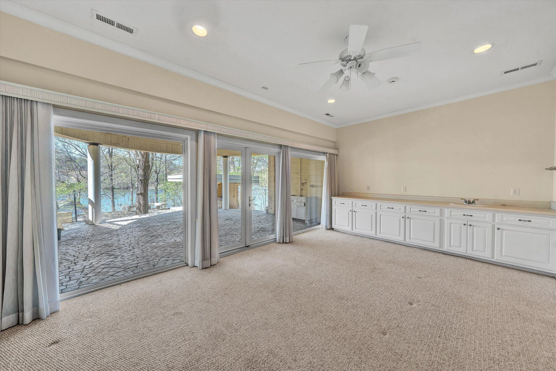 143 Charlotte LN - Photo 70