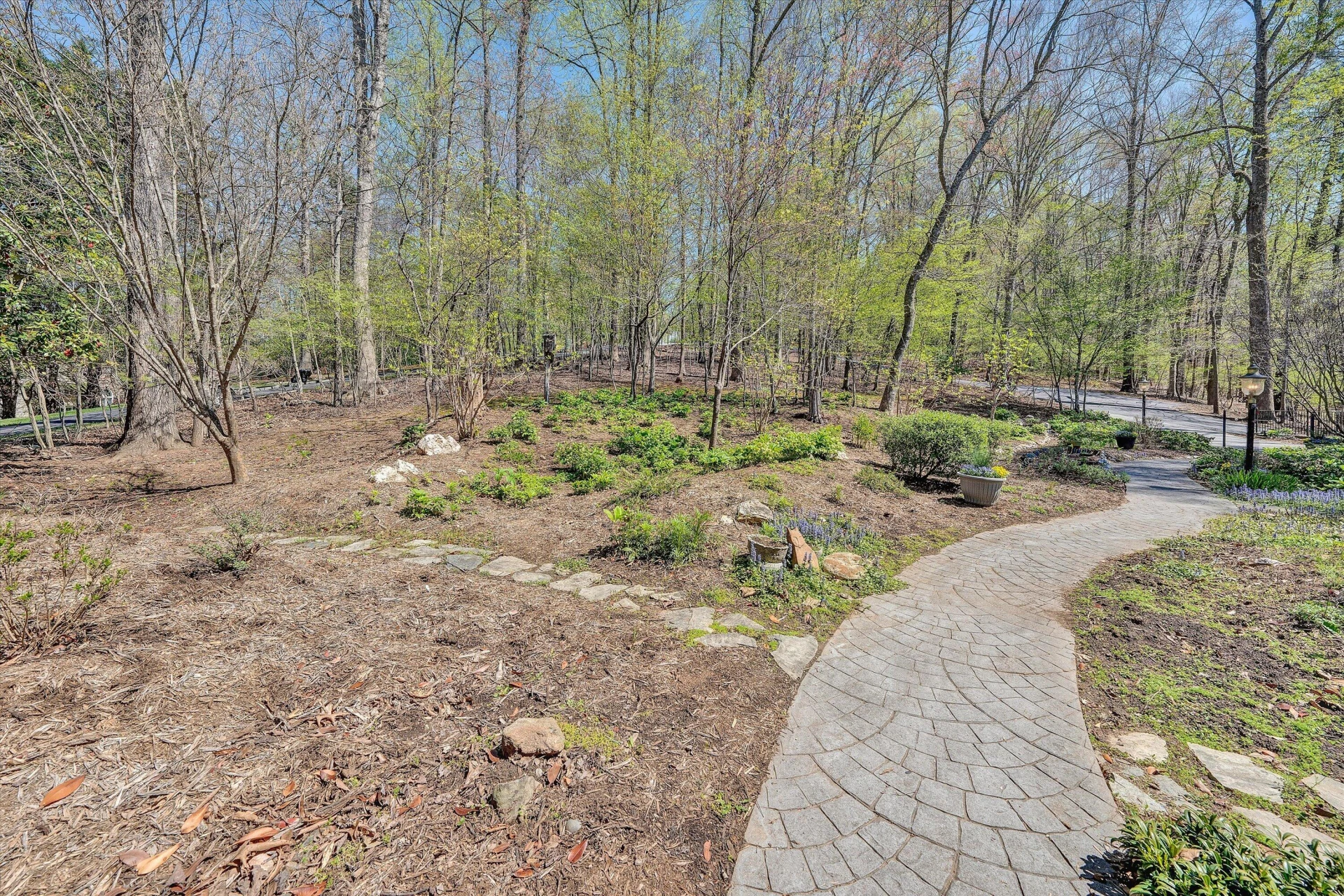 143 Charlotte LN - Photo 101