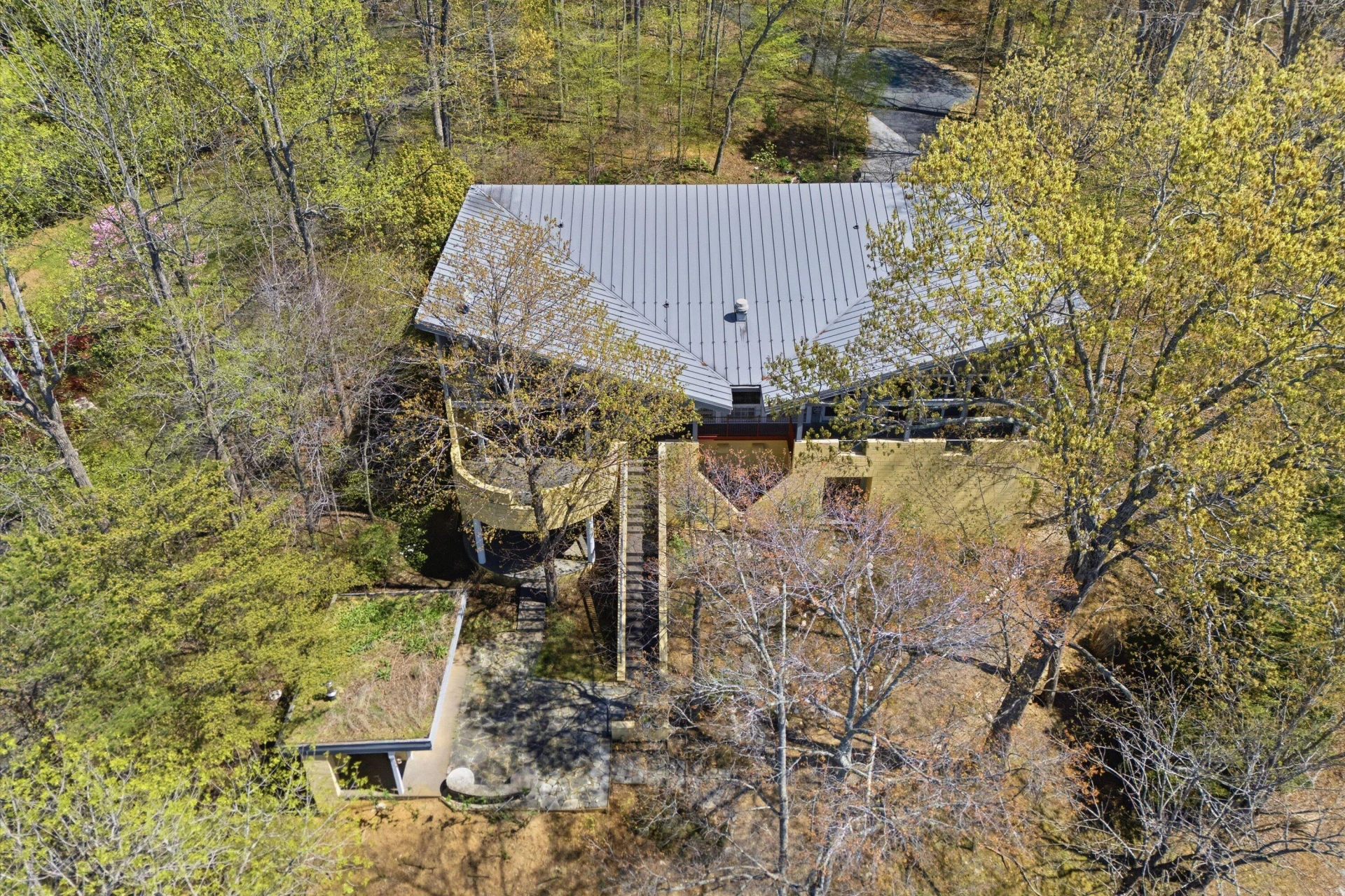 143 Charlotte LN - Photo 103