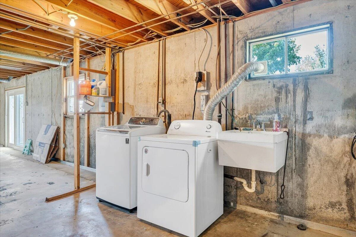 5812 Cove RD - Photo 17