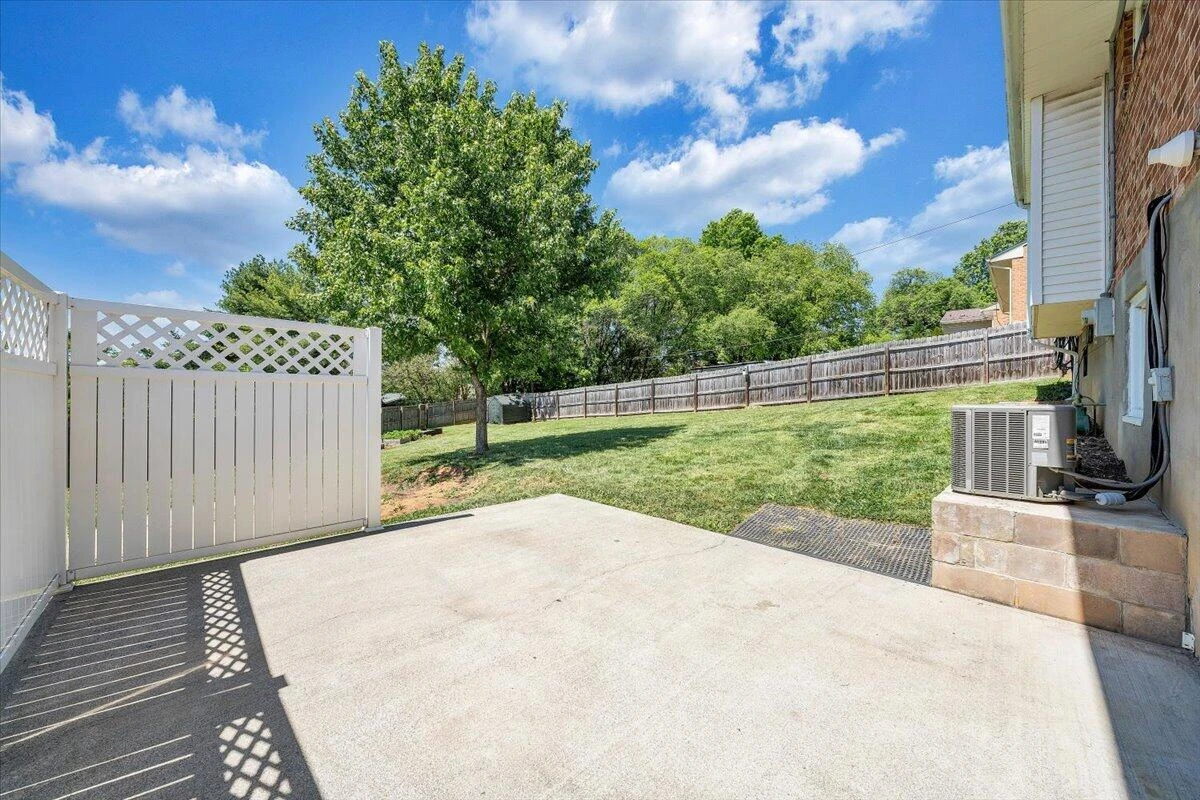 5812 Cove RD - Photo 20