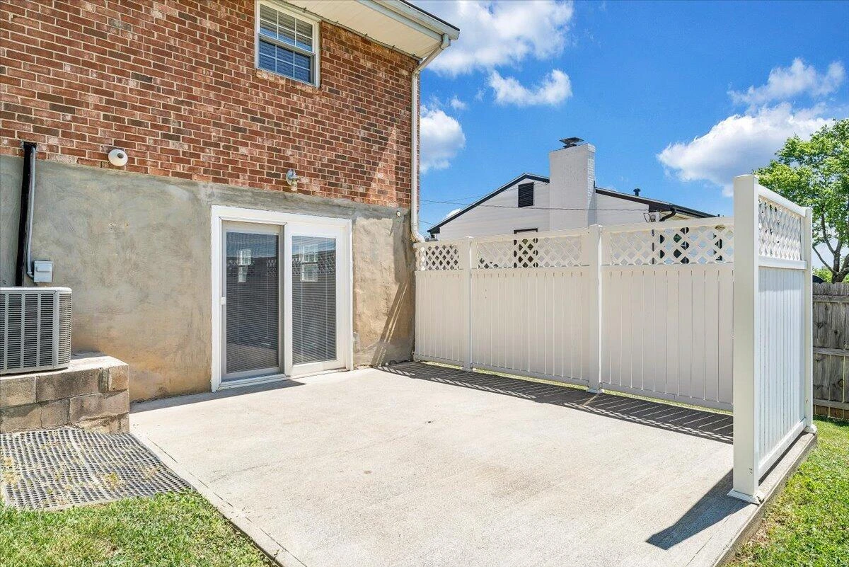 5812 Cove RD - Photo 21