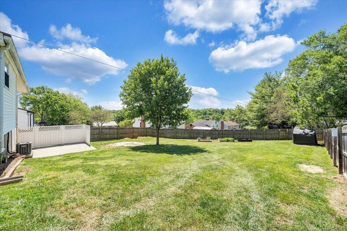 5812 Cove RD - Photo 22