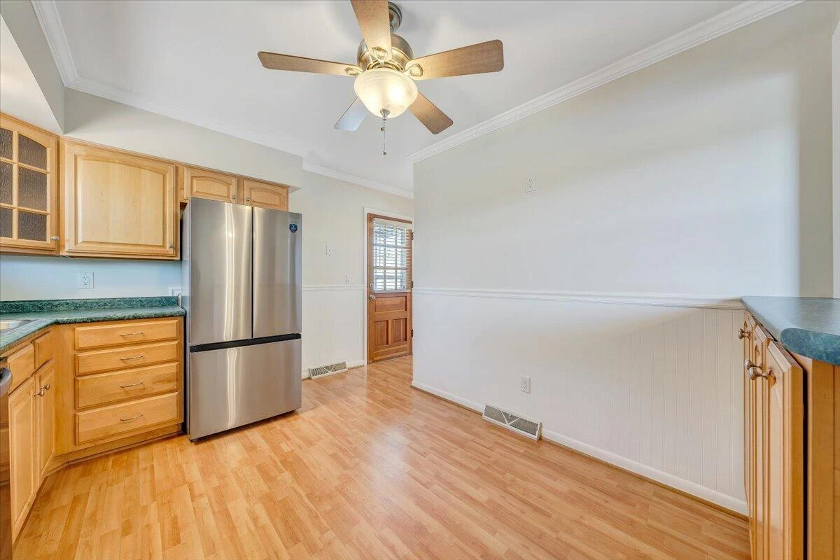 5812 Cove RD - Photo 6