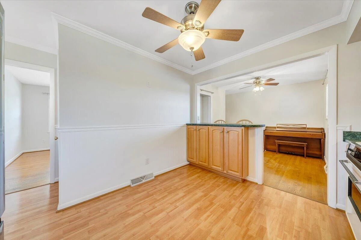 5812 Cove RD - Photo 7