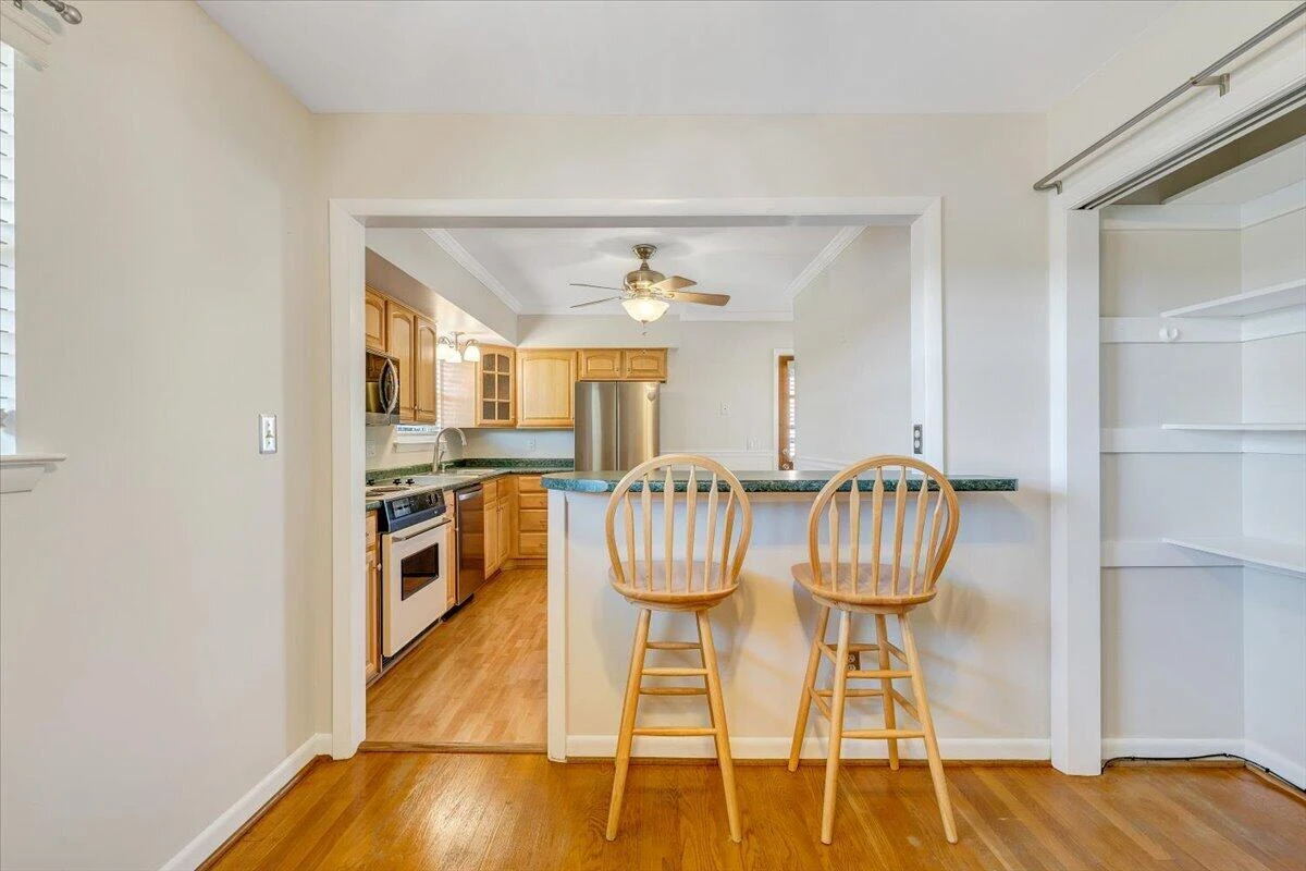 5812 Cove RD - Photo 9