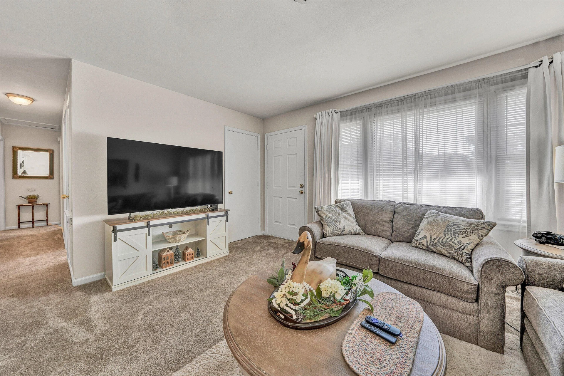 4656 Trevino CIR NE - Photo 4