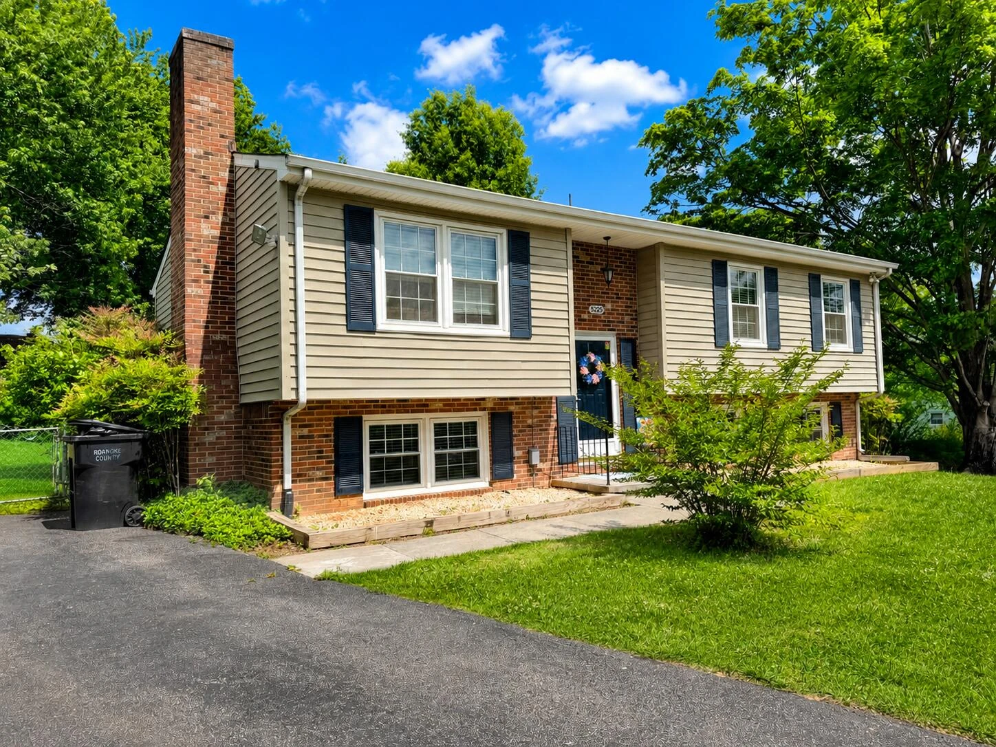 5225 Foxtail LN - Photo 3