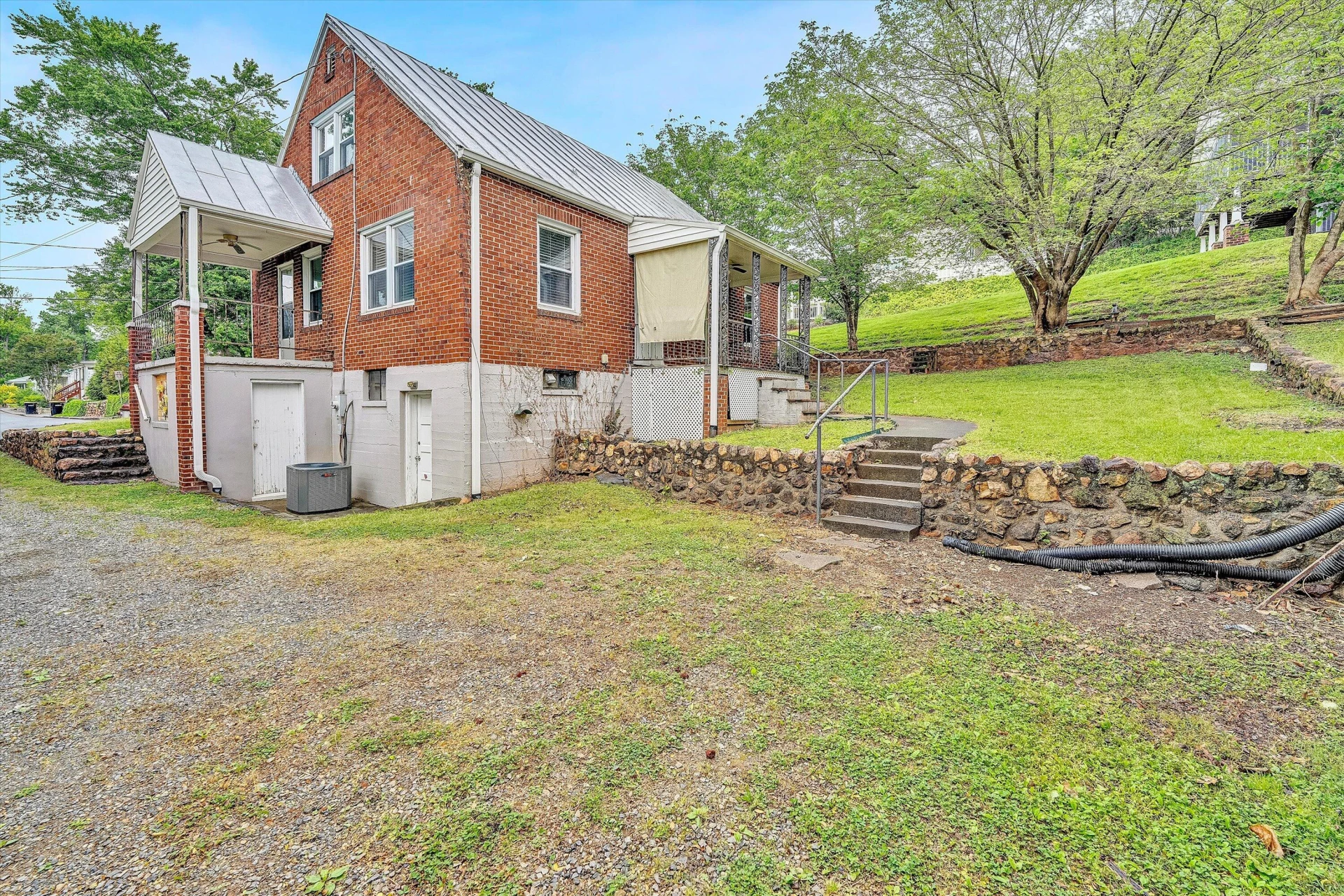 114 W CHURCH ST - Photo 36